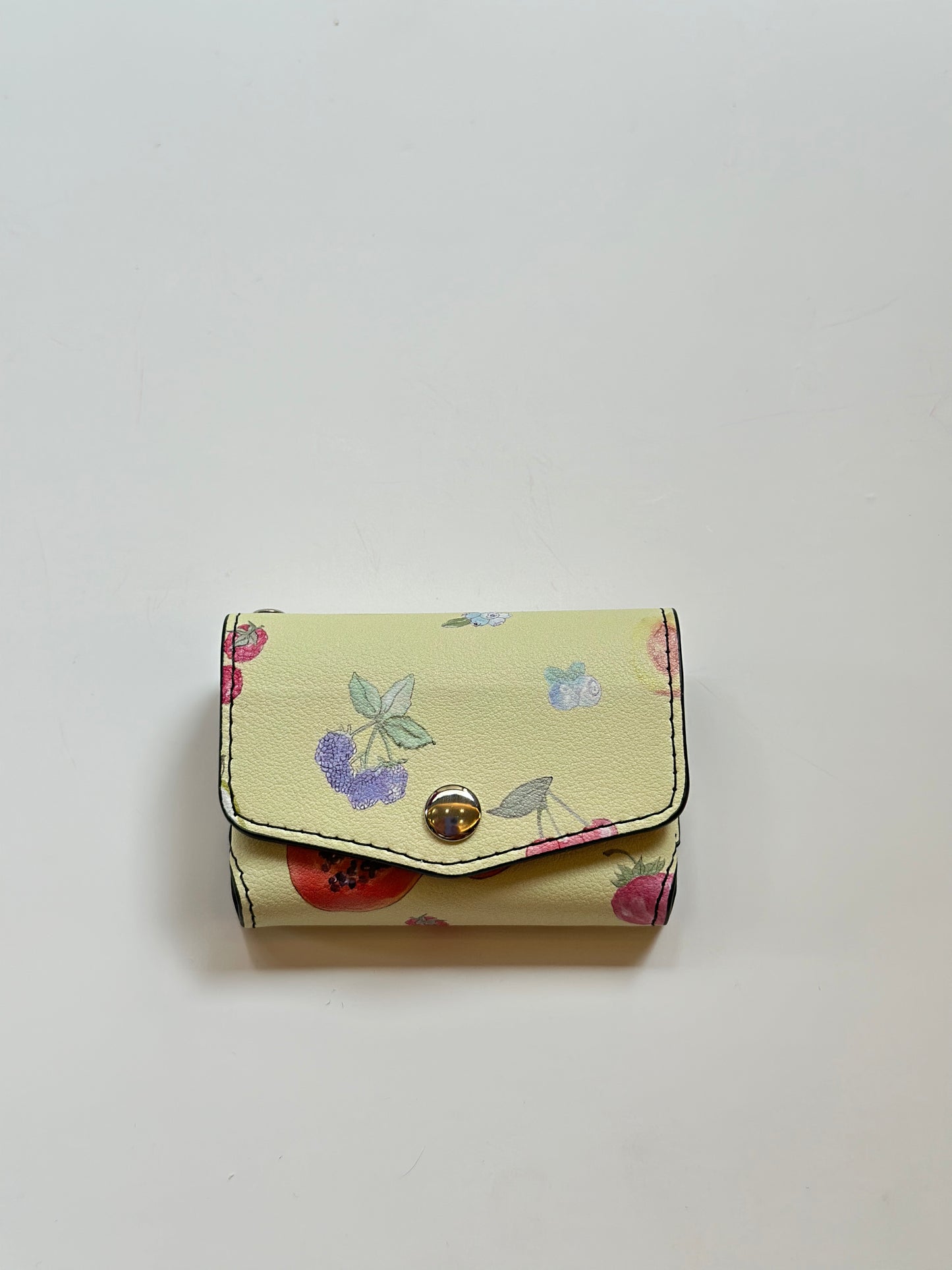 Sunny Berry Pouch